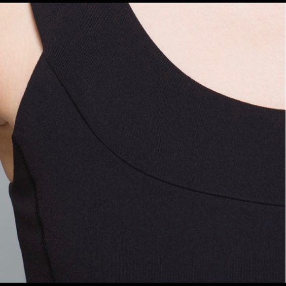 Lululemon 🍋 Scoop Neck Tank size 4 in black. - Picture 3 of 8